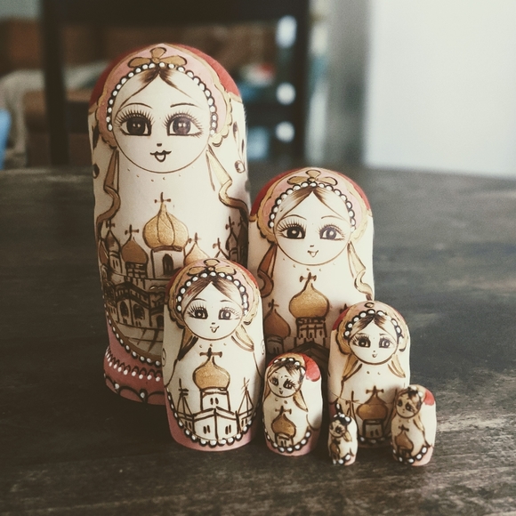 Russian Nesting Doll Central!-SOLD OUT - Picture 2 of 6